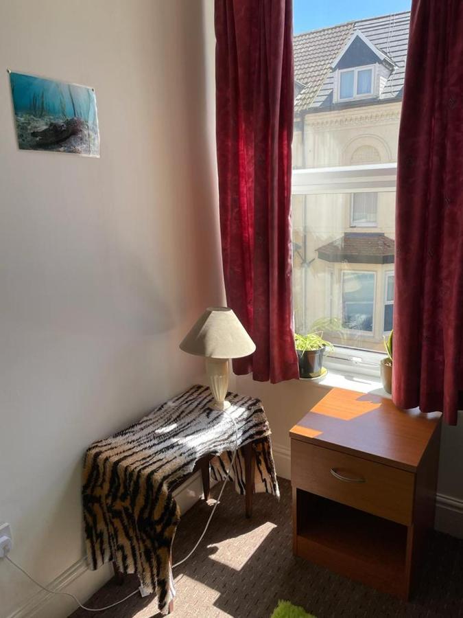 Bed and Breakfast The Blue Moon à Blackpool Extérieur photo